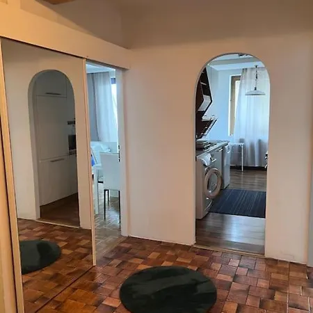 Ruhige In Naehe Flughafen