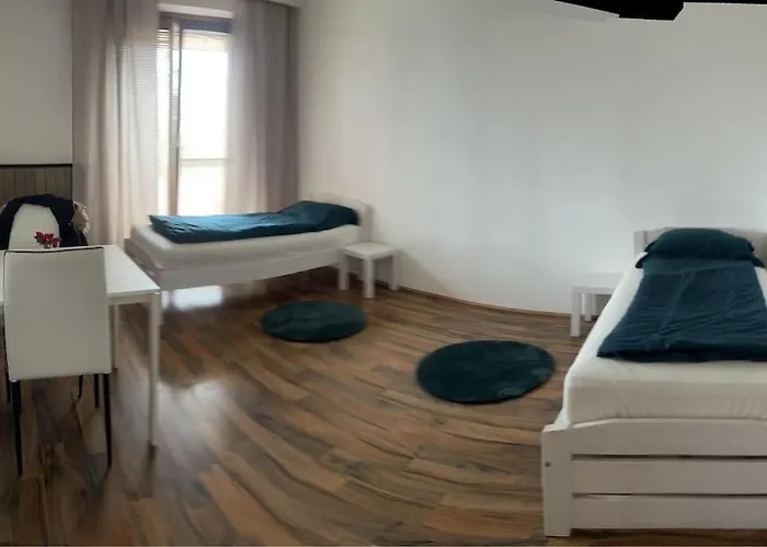 Ruhige In Naehe Flughafen 슈베하트